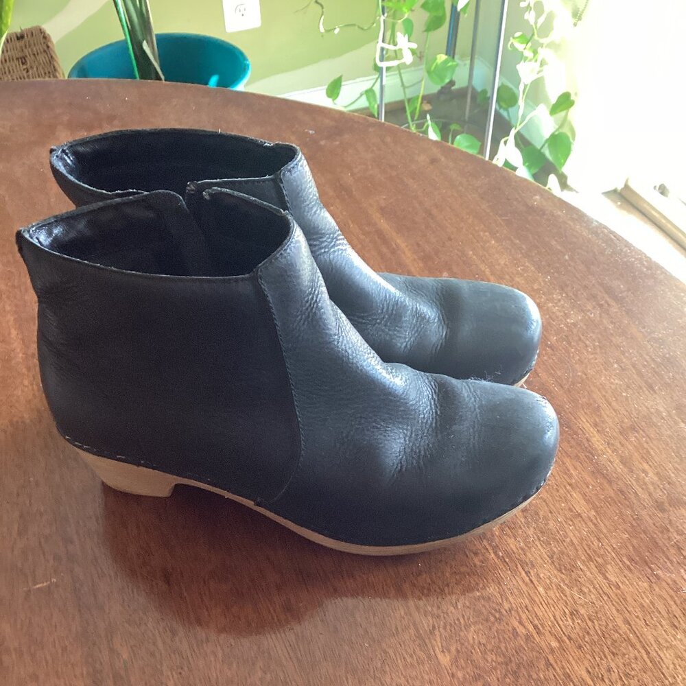 DANSKO LANE Clog Bootie 8 1/2